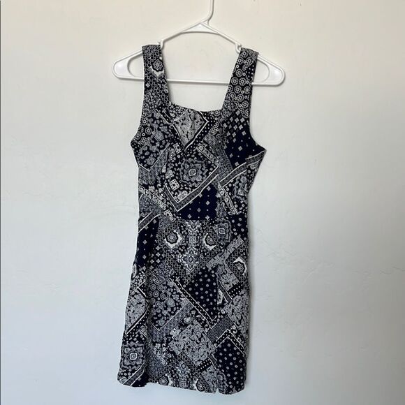 Monteau Handkerchief Hem Patchwork Paisley Dress Blue Linen Blend Size XS NWT - Picture 1 of 4